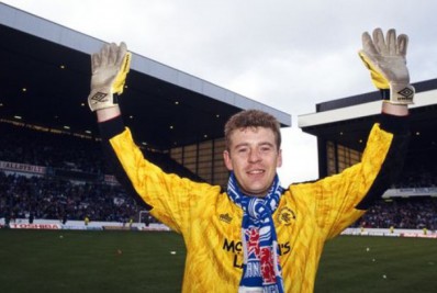 Ex-goleiro de gigante europeu revela câncer terminal e que tem apenas seis meses de vida