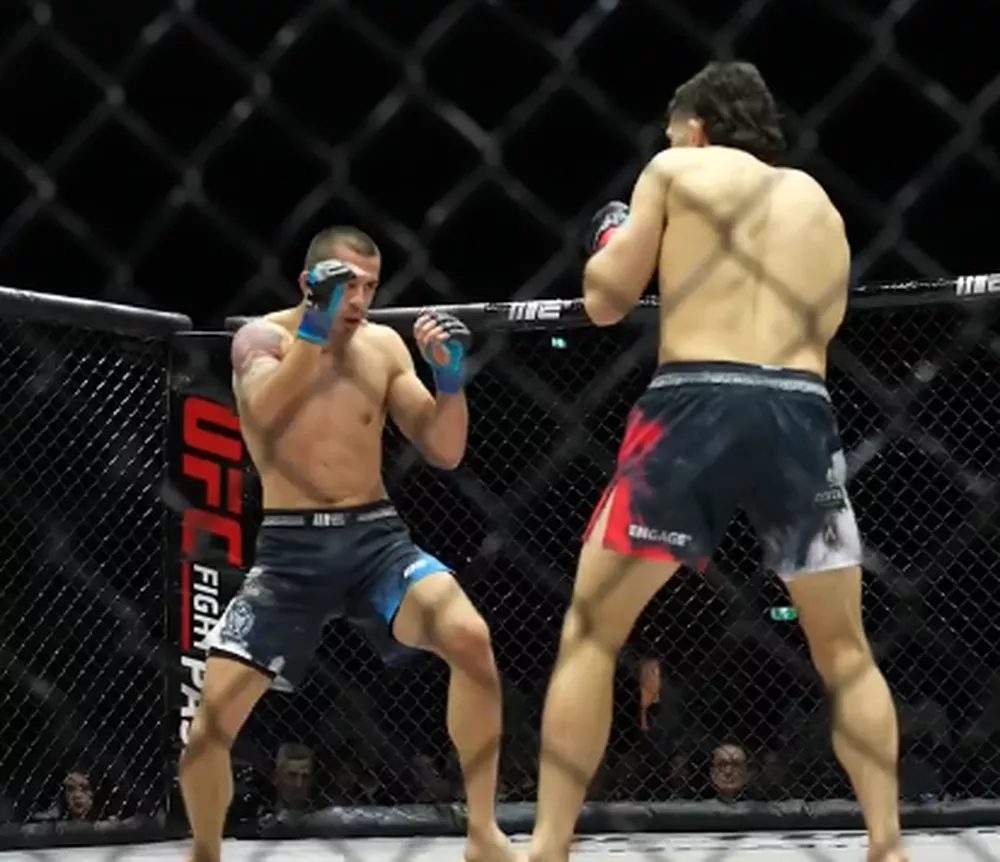 Imagens fortes: Lutador de MMA fratura a perna em lesão parecida com a de Anderson Silva