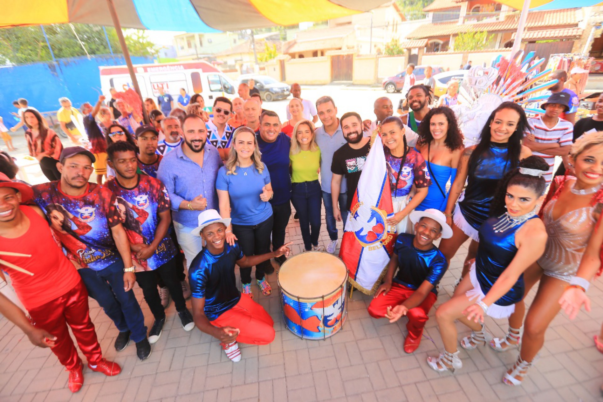 A escola de samba Inocentes de Belford Roxo abrilhantou a apresenta&ccedil;&atilde;o do projeto em Santa Am&eacute;lia - Rafael Barreto / PMBR