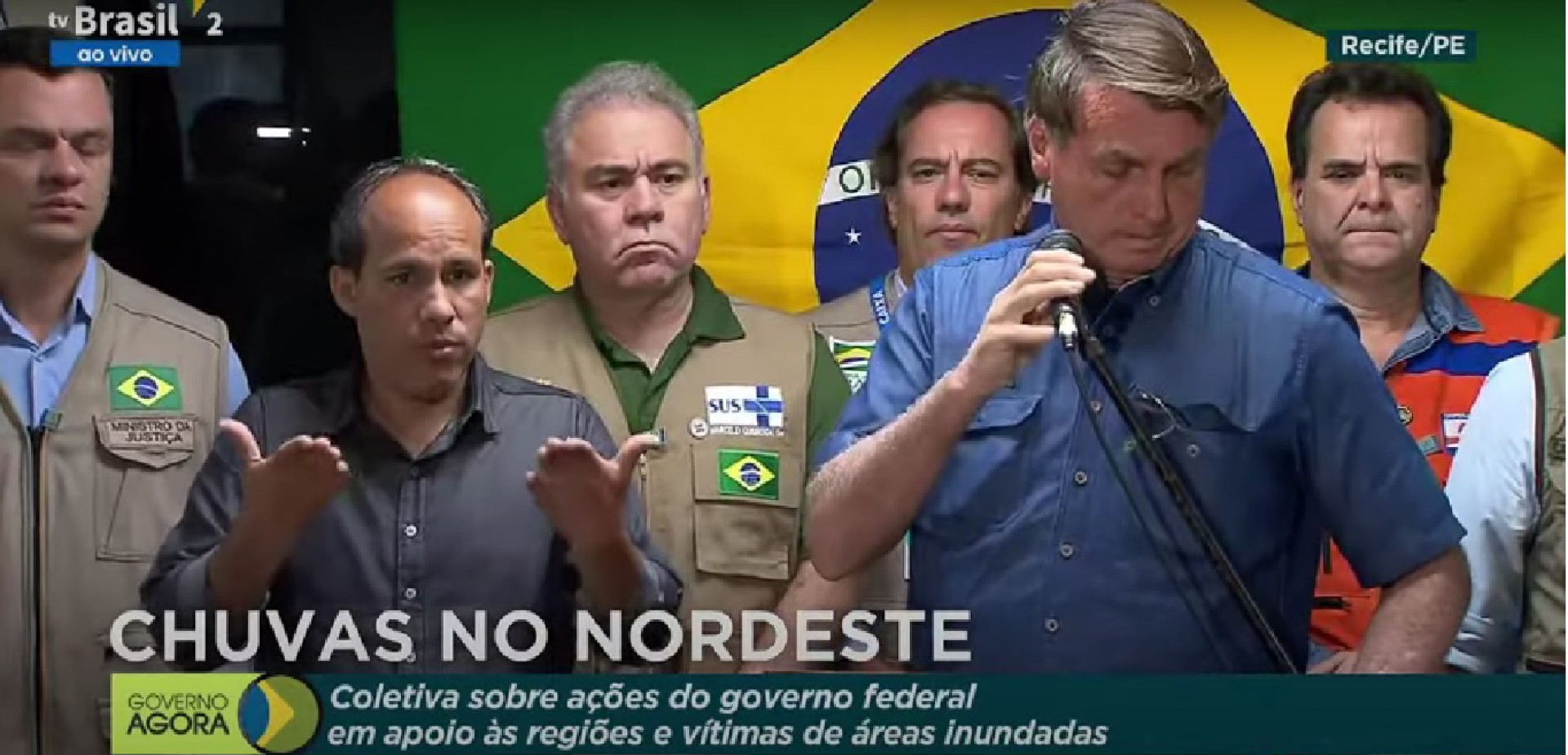 Bolsonaro em coletiva de imprensa nesta segunda-feira (30) para tratar das fortes chuvas em Pernambuco - Reprodução/TV Brasil