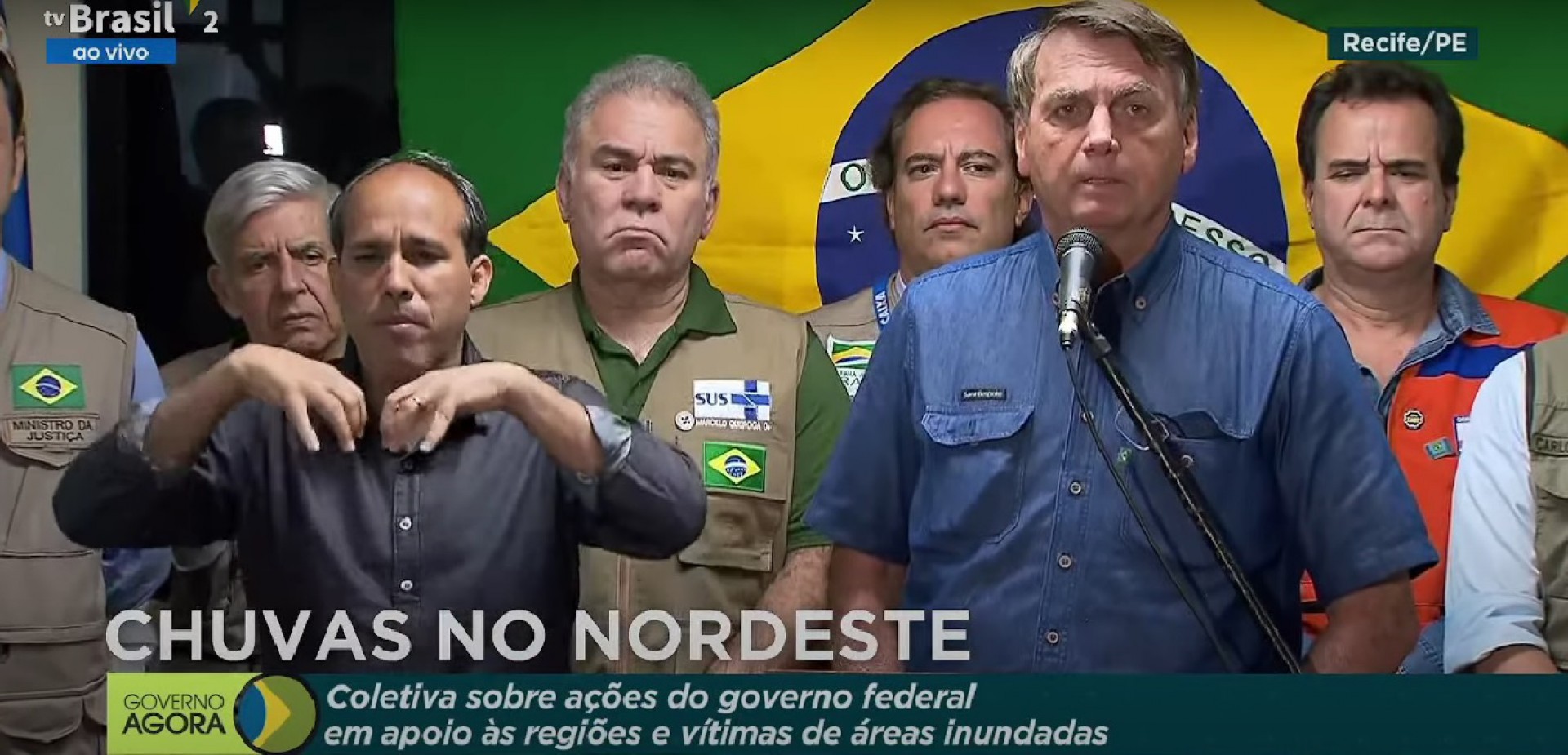 Bolsonaro em coletiva de imprensa nesta segunda-feira (30) para tratar das fortes chuvas em Pernambuco - Reprodução/Tv Brasil