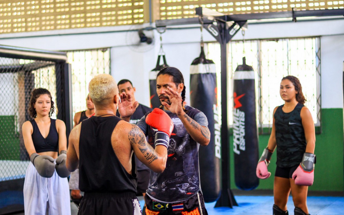 Para quem curte luta, a Casa promove aulas de defesa pessoal para 3&ordf; idade e mulheres, karat&ecirc;, jud&ocirc;, jiu-jitsu, muay-thai, boxe, samb&ocirc;, aikid&ocirc;/ninjutsu, MMA, taekwondo e capoeira