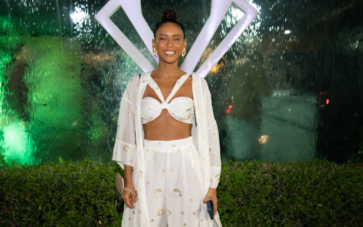 Ta&iacute;s Ara&uacute;jo