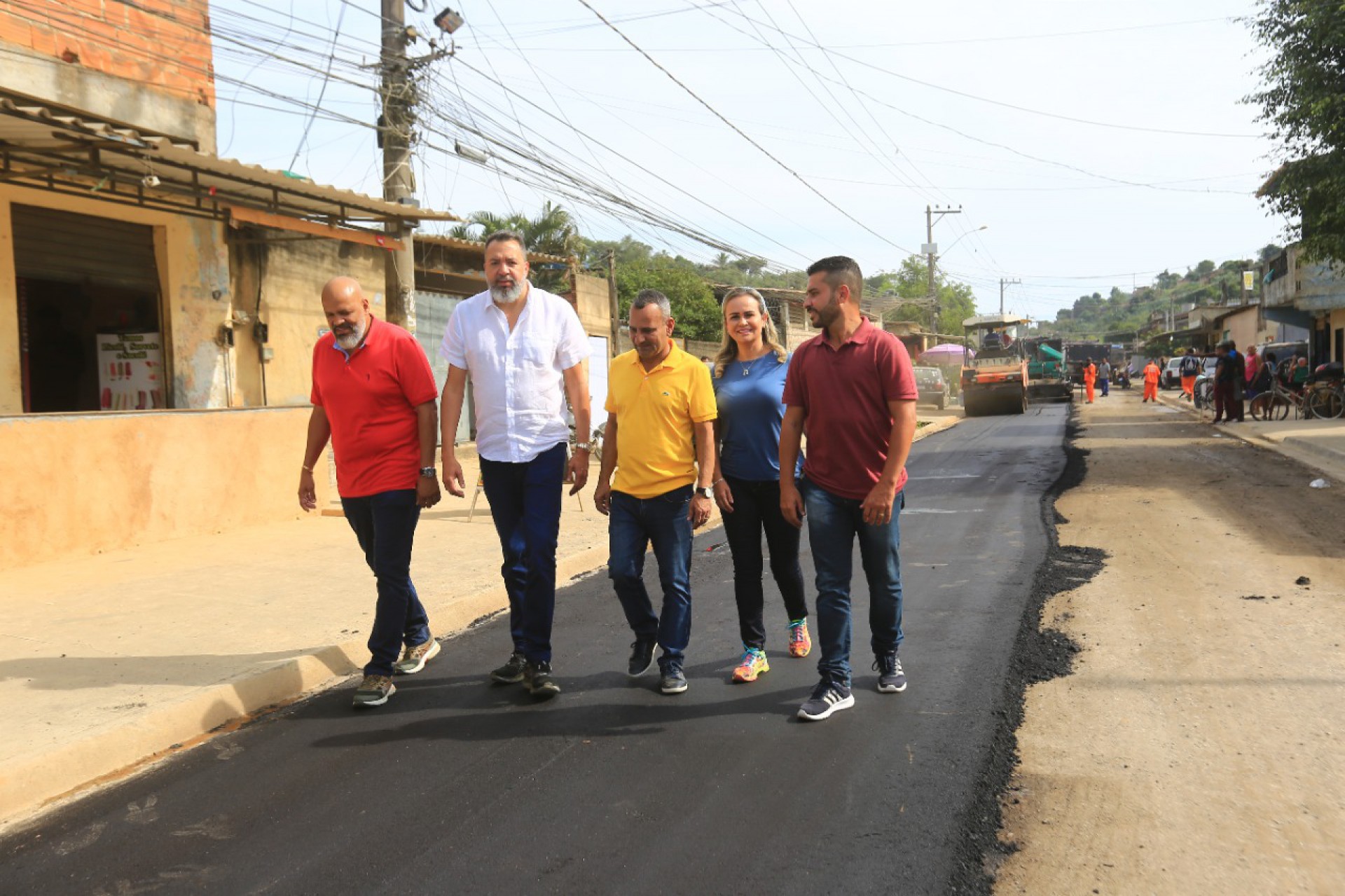 Marcelo Canella, Marcio Canella, Waguinho e Daniela do Waguinho caminharam pelas obras - Rafael Barreto / PMBR