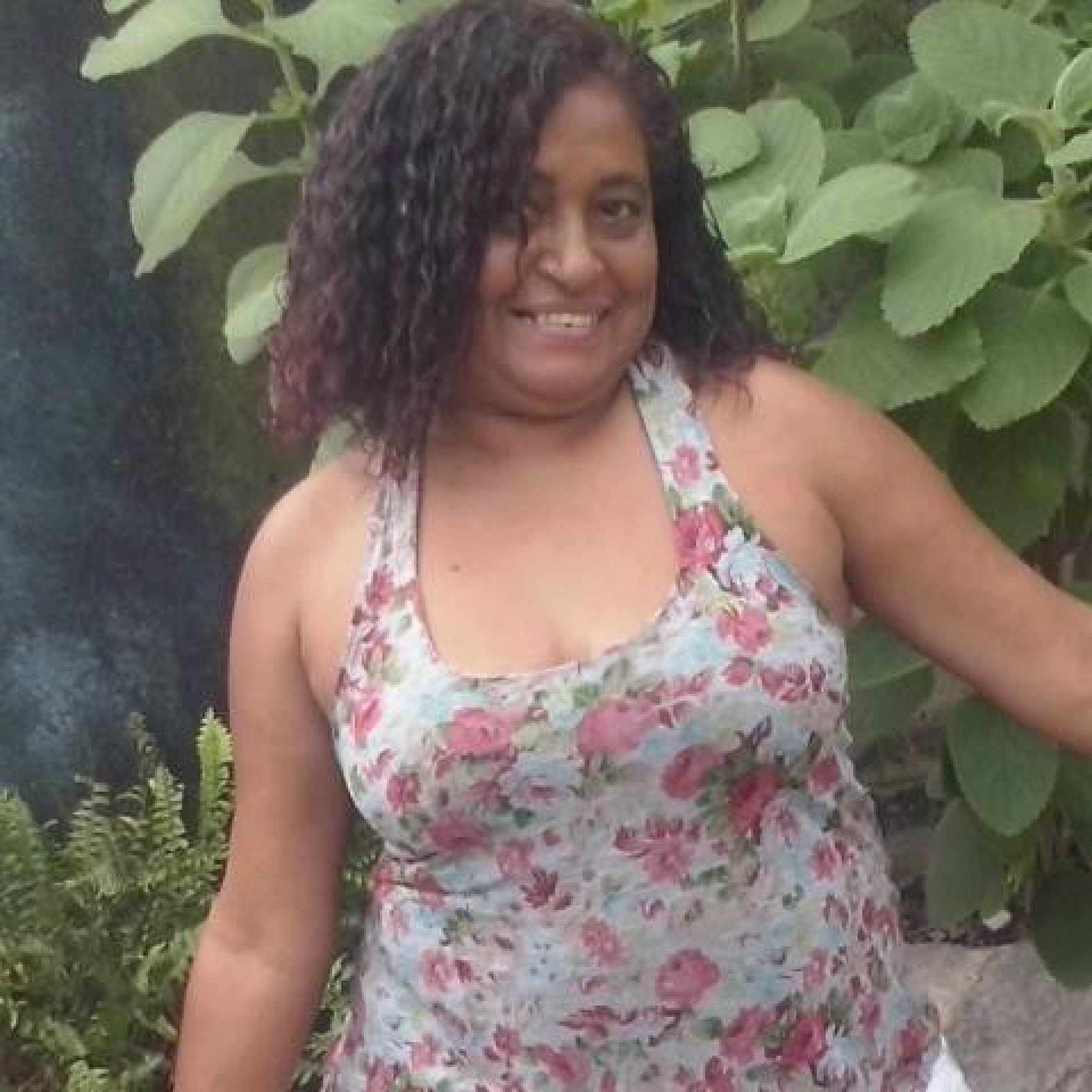 Na foto, Rosicler Gonzaga, de 61 anos, que foi atingida no abdômen durante um confronto entre PMs e criminosos - Reprodução/Redes Sociais