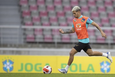 Bruno Guimarães vê disputa por vaga na Seleção como uma 'final de Copa do Mundo'