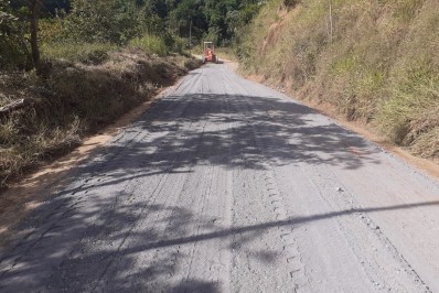 Serviços de manutenção continuam em estradas rurais de Barra Mansa