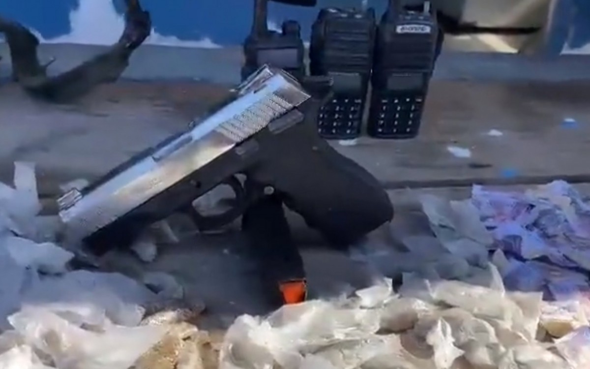 Material encontrado na Chatuba de Mesquita durante a&ccedil;&atilde;o do 20&ordm; BPM 