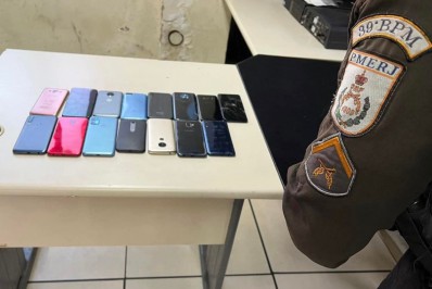 PM prende três homens pelo crime de receptação de celulares roubados em Belford Roxo