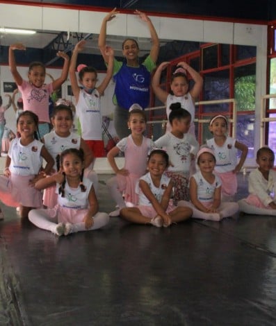 O balé é desenvolvido pelo projeto São Gonçalo em Movimento, da Fundação de Artes, Esporte e Lazer (Faesg), nos bairros Mutuaguaçu e Sacramento.