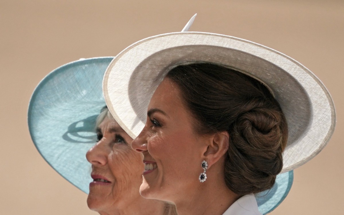 Camilla, duquesa da Cornualha e Catherine, duquesa de Cambridge - HANNAH MCKAY / POOL / AFP