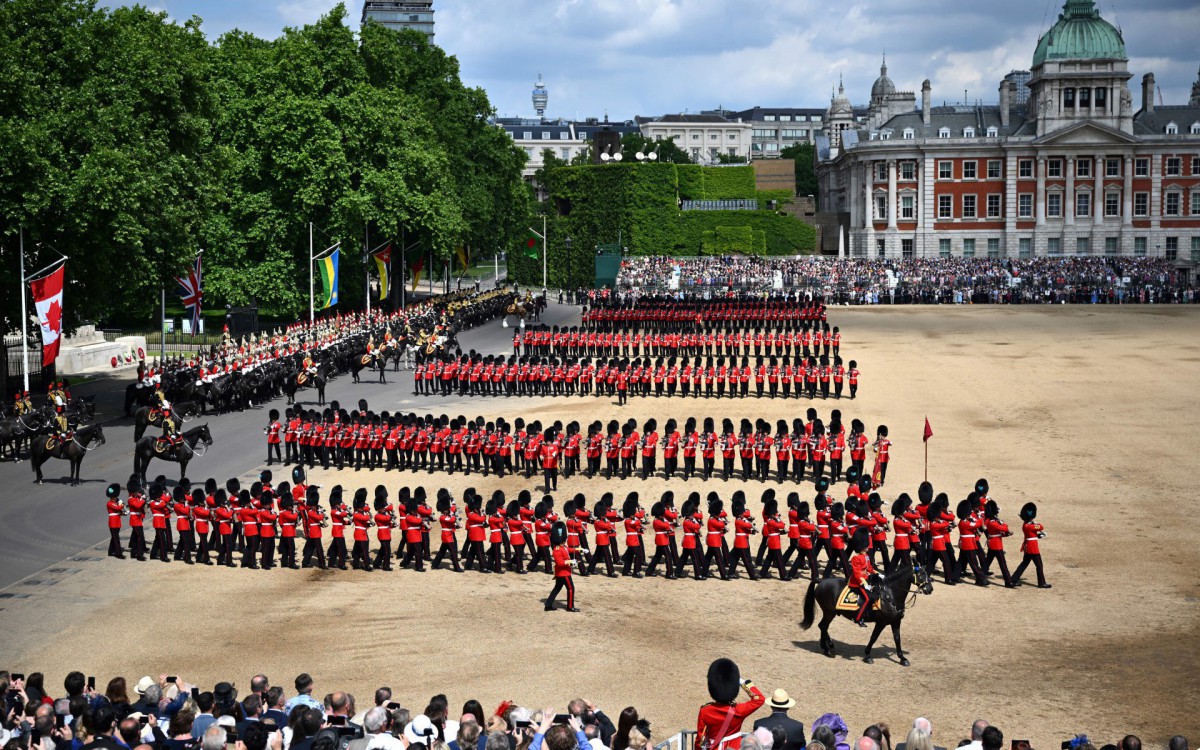 Membros da tropa real durante o desfile de Jubileu de Platina da Rainha Elizabeth II - JEFF J MITCHELL / GETTY IMAGES EUROPE / POOL / AFP