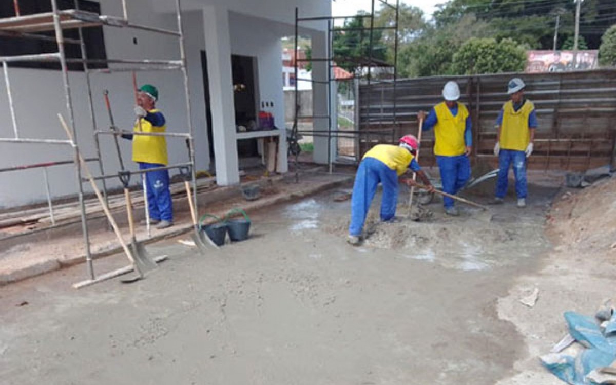 As interven&ccedil;&otilde;es nestas unidades incluem a revitaliza&ccedil;&atilde;o dos alojamentos, refeit&oacute;rios, telhados e pintura, al&eacute;m da restaura&ccedil;&atilde;o de fachadas