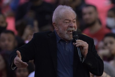 'Eleitor vai pegar dinheiro da PEC que eleva gastos e não votar em Bolsonaro', afirma Lula