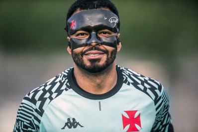 Sem falsa modéstia, Thiago Rodrigues se coloca ao lado de Weverton como um dos melhores goleiros do Brasil
