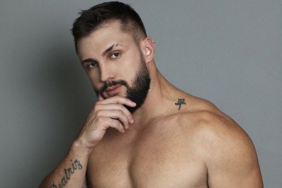 Ex-BBB bebe demais e faz transferência de R$ 20 mil