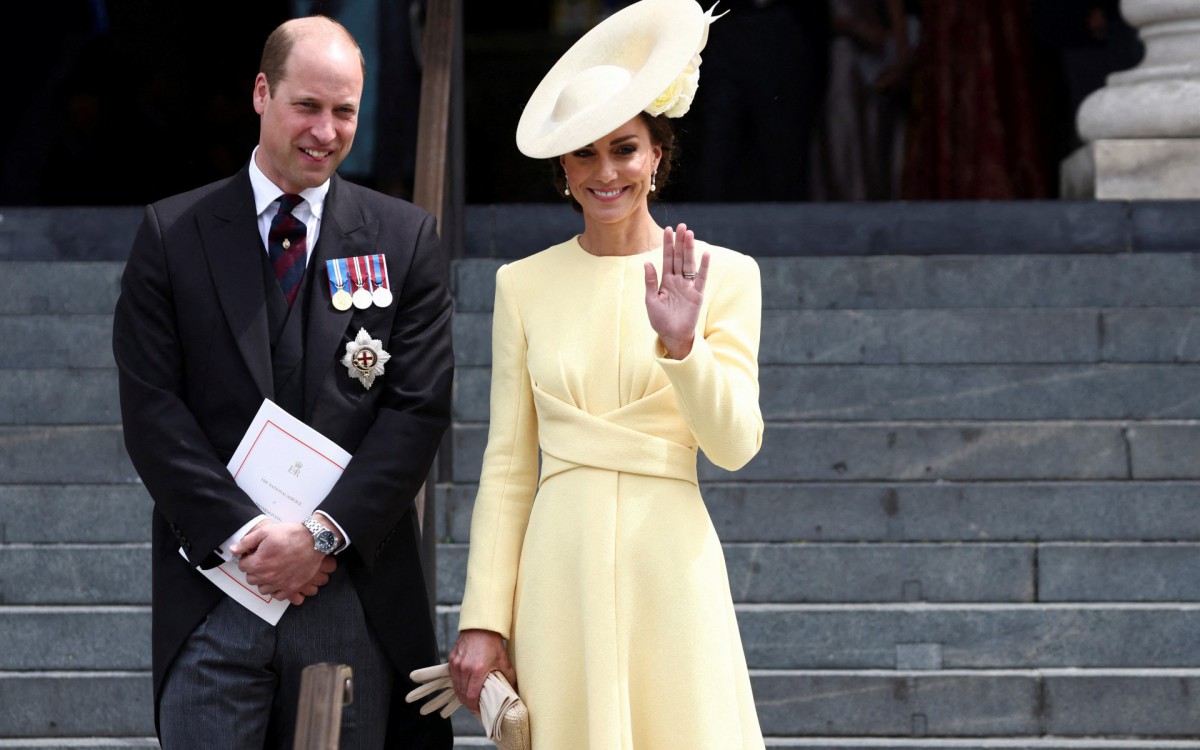 O príncipe britânico William, duque de Cambridge, e a britânica Catherine, duquesa de Cambridge - HENRY NICHOLLS / POOL / AFP
