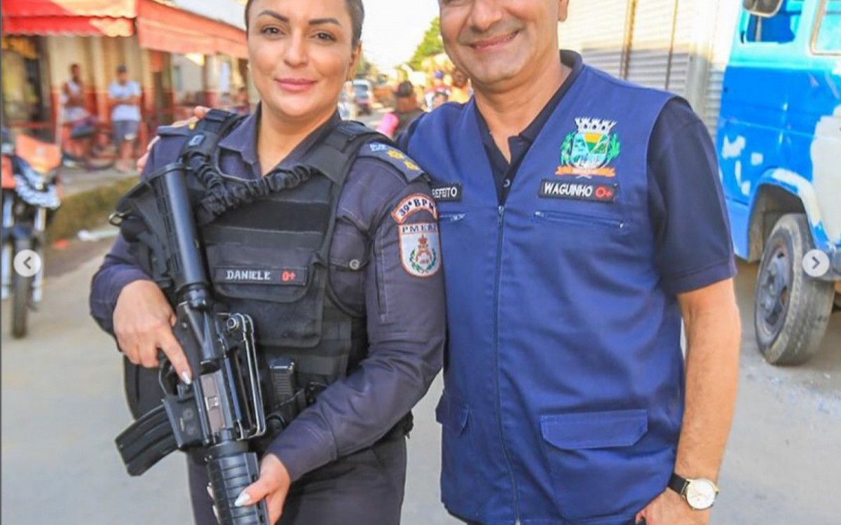 Toda a a&ccedil;&atilde;o teve o acompanhamento da comandante do 39&ordm; BPM, a tenente-coronel PM Daniele Neder e do prefeito Waguinho