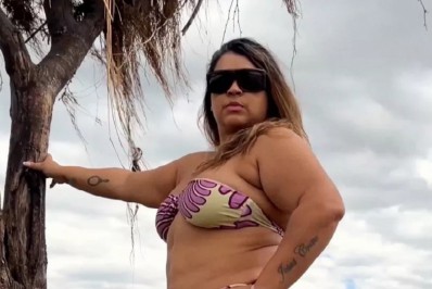 Preta Gil surge de biquíni e recebe elogios de Ivete Sangalo: 'Delícia'