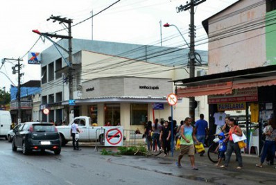 Loja de utilidades do lar é assaltada no centro de Maricá