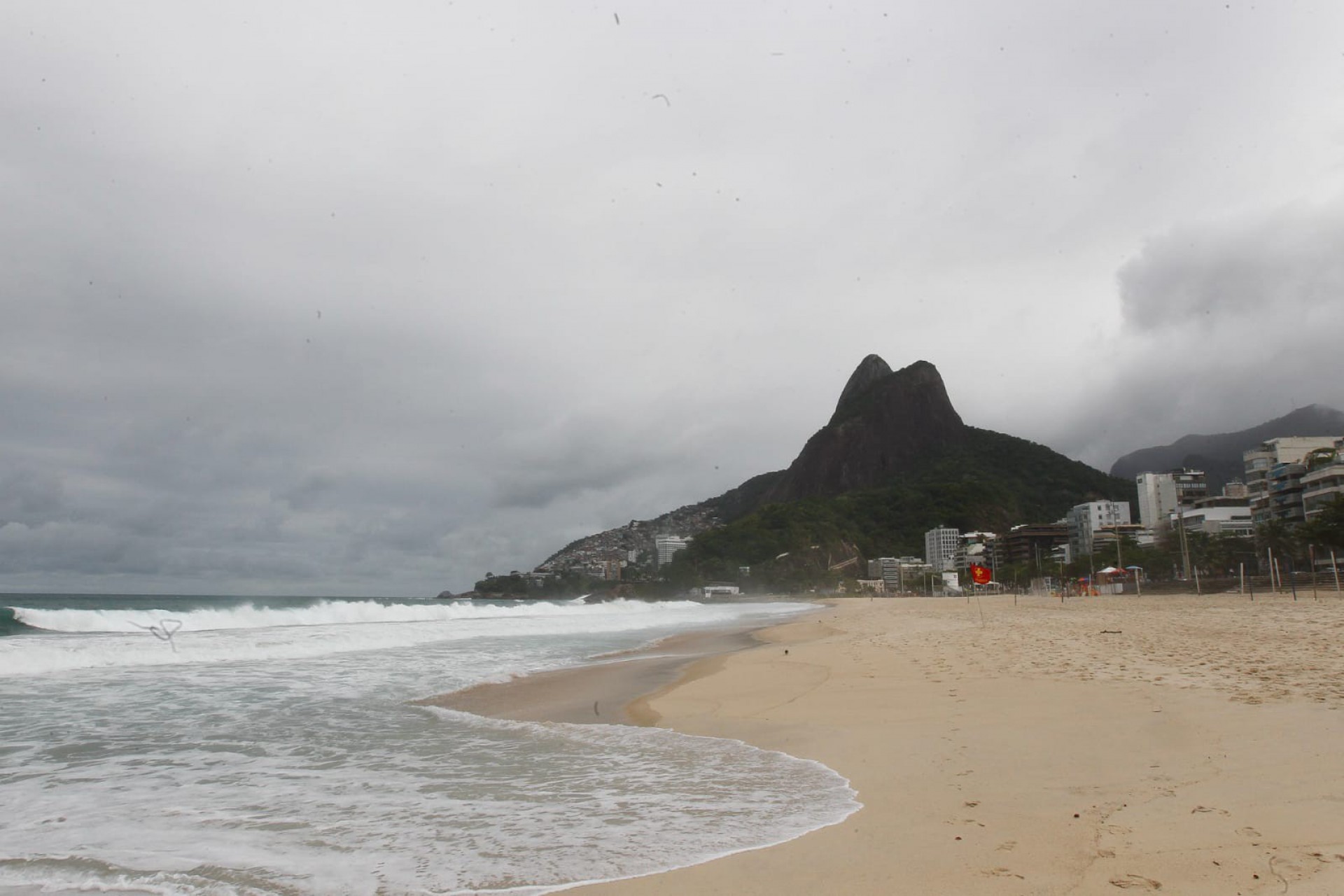 Praias cariocas devem continuar vazias durante o final de semana - Reginaldo Pimenta / Agência O Dia