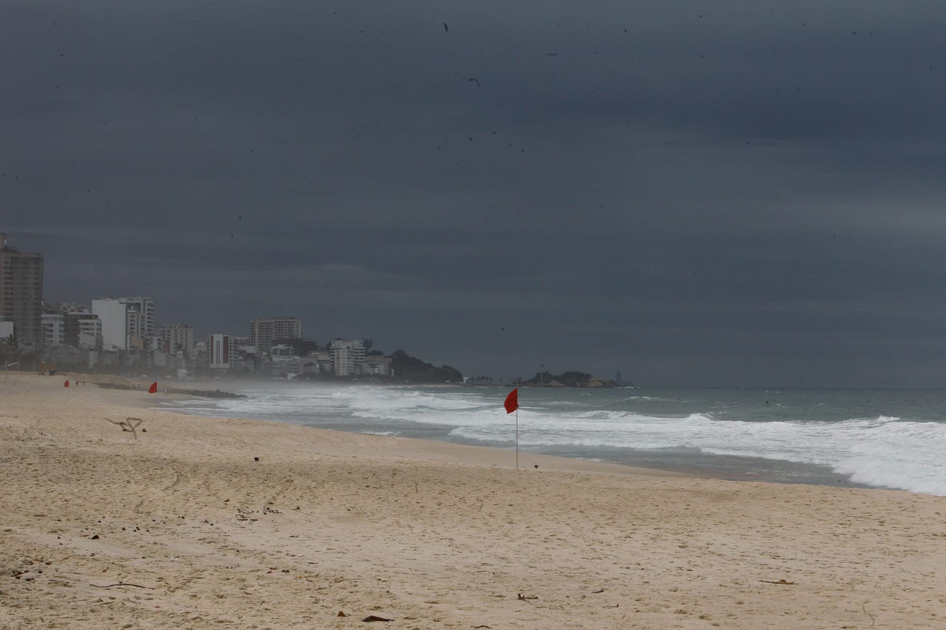 Praias cariocas devem continuar vazias durante o final de semana - Reginaldo Pimenta / Agência O Dia