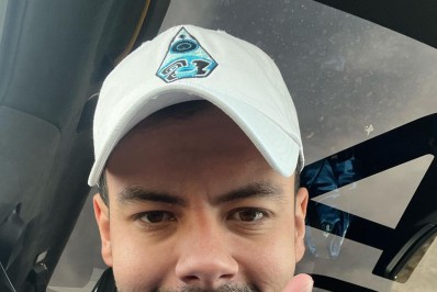 Brasileiro que fez primeira viagem turística ao espaço levou camisa do Cruzeiro na mala