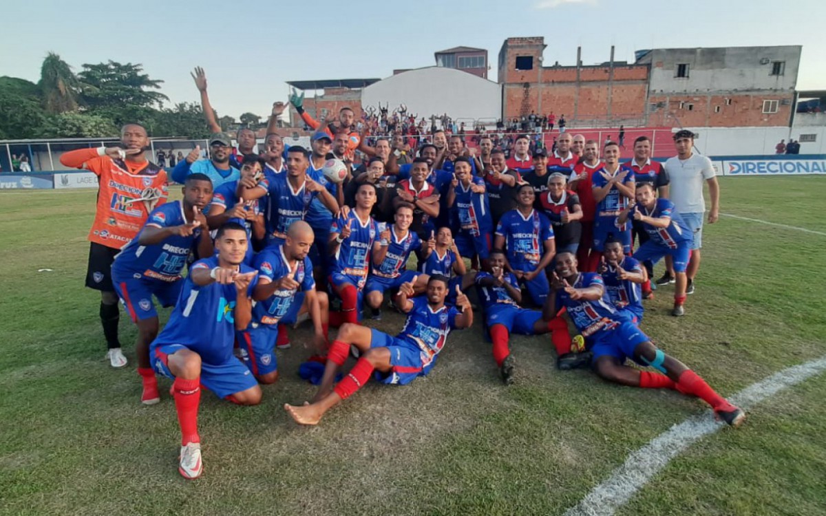 Jogadores do SE Belford Roxo comemoram mais uma vit&oacute;ria na S&eacute;rie C do Campeonato Carioca