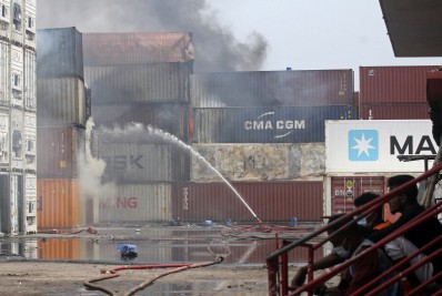 Explosão de depósito de contêineres em Bangladesh deixa 49 mortos e 300 feridos