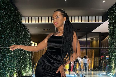 Natália Deodato posa de vestido coladinho e reflete: 'É preciso se reinventar'