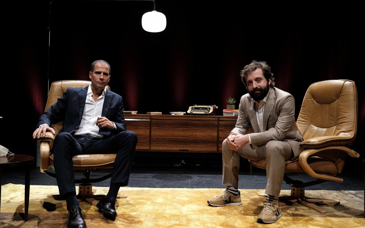 Gregório Duvivier recebe o comediante português Ricardo Araújo Pereira para conversa no Teatro João Caetano - Divulgação