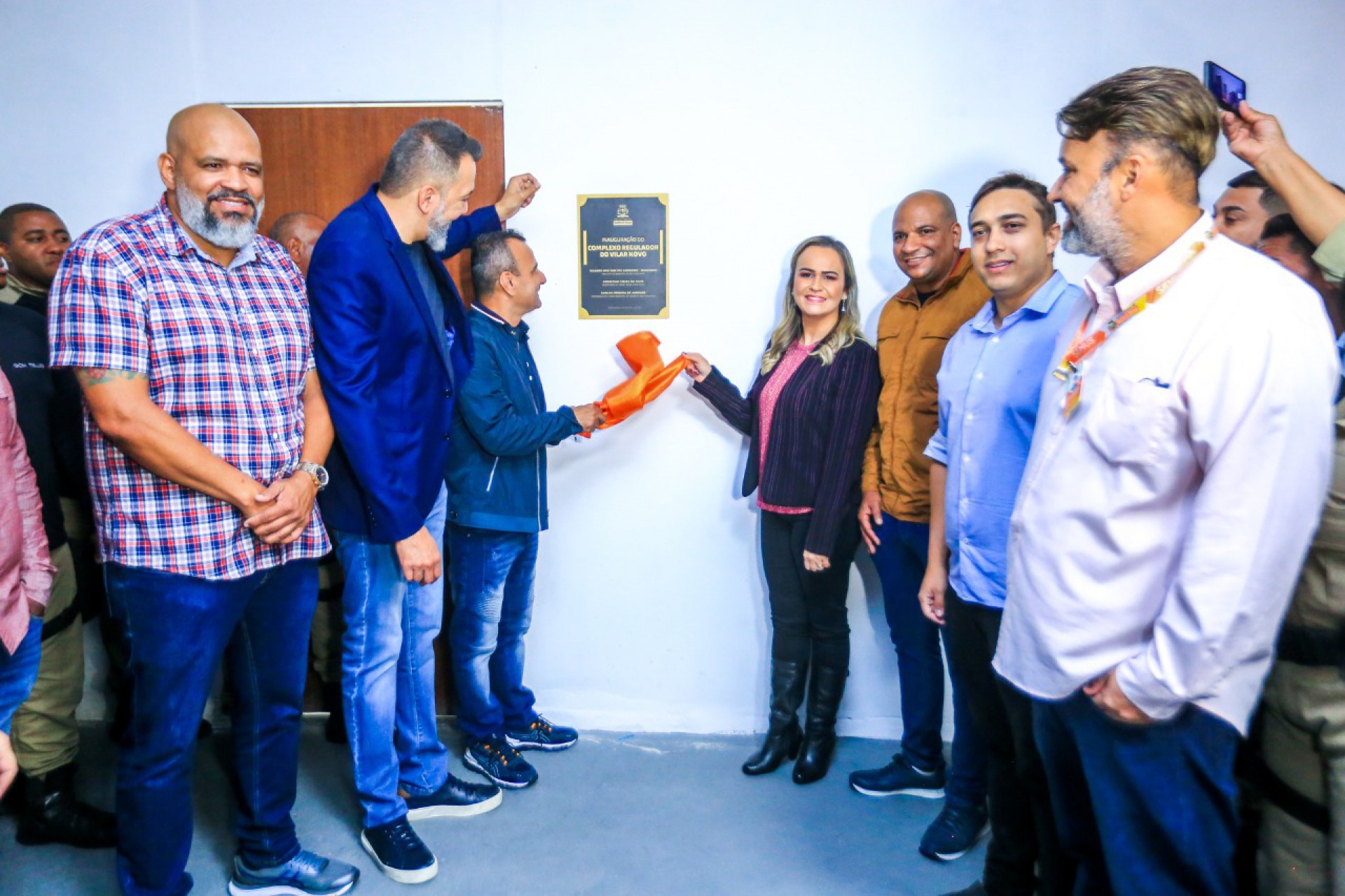 O prefeito Waguinho descerrou a placa e inaugurou o Complexo regulador de Vilar Novo - Rafael Barreto / PMBR