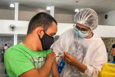 COVID-19: 4ª dose está disponível para pessoas com mais de 50 anos em São Pedro da Aldeia