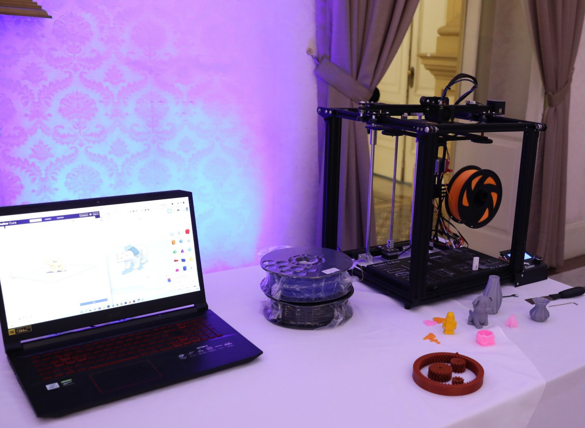 Mais de 24 mil chromebooks serão distribuídos para os Cieps - Rafael Campos / Divulgação