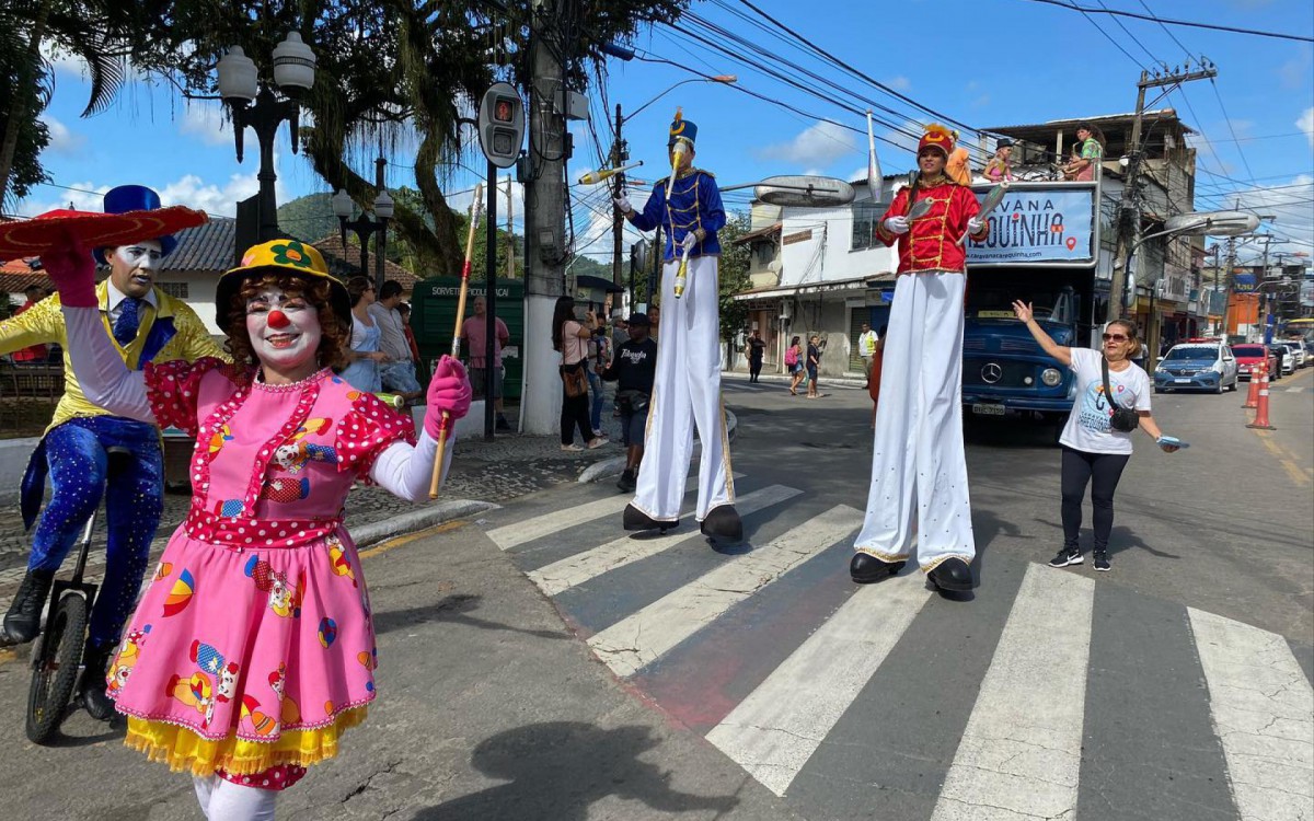 O cortejo teve in&iacute;cio no Centro Cultural Municipal de Guapimirim, a alguns quarteir&otilde;es da Pra&ccedil;a da Emancipa&ccedil;&atilde;o, onde foi finalizada a atividade