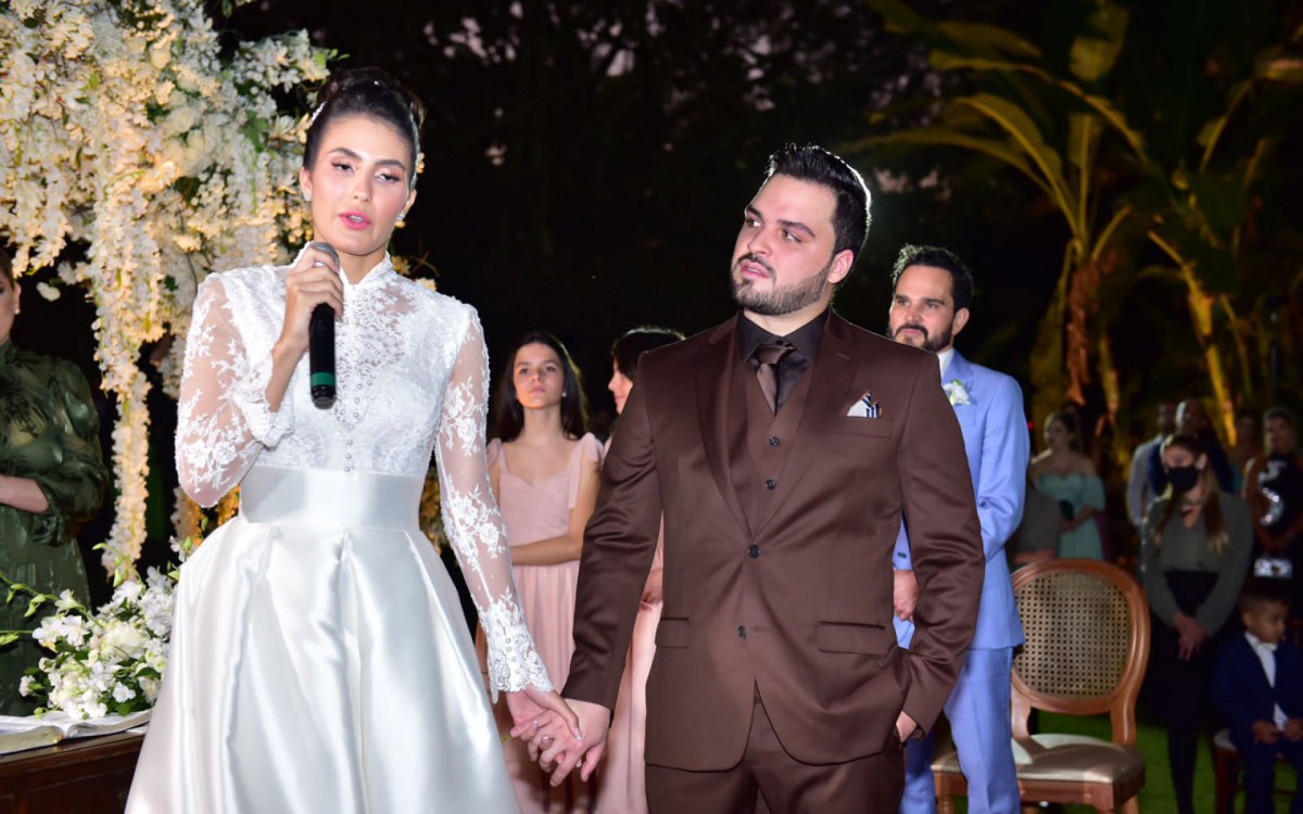 Izabella Camargo e Nathan Camargo se casam em Goi&acirc;nia