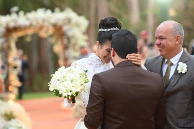 Nathan, filho do cantor Luciano, se casa com influenciadora em Goiânia
