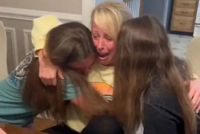 Madrasta é surpreendida com pedido de adoção no Dia das Mães