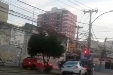 Criminosos tentam impedir que moradora saia de comunidade na Zona Norte após depor em delegacia