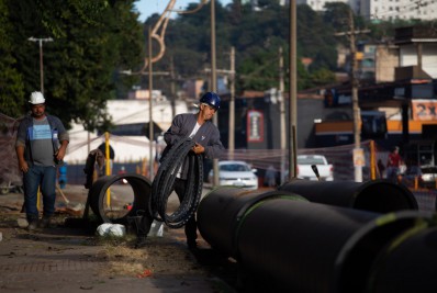 Troca de rede de abastecimento de água da Beira-Rio avança em Volta Redonda