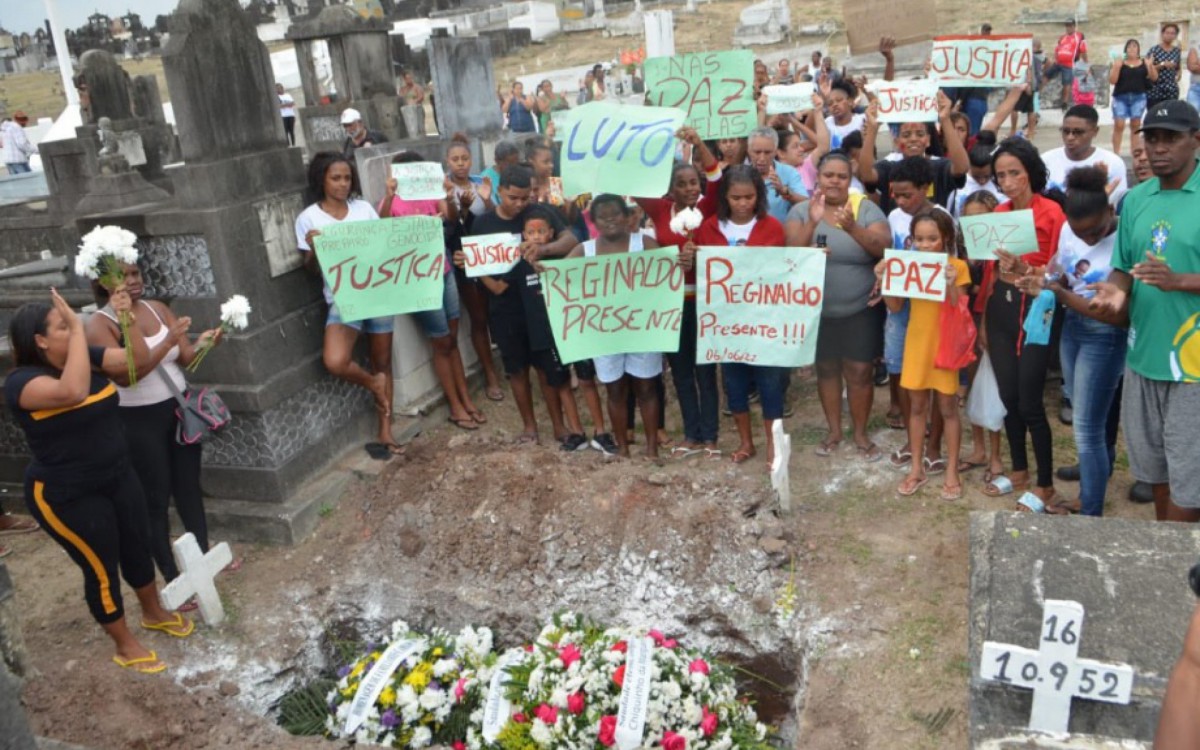 Amigos e familiares estiveram no adeus