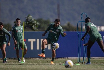 Volante do Fluminense exalta retorno ao gramado do Maracanã: 