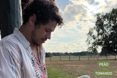 Diábetico, José Loreto mostra aplicação de insulina nos bastidores de 'Pantanal'