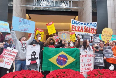 MTST faz protesto contra a fome em shopping de luxo