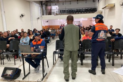 Grupo de voluntários se formam no curso do Núcleo Comunitário de Proteção e Defesa Civil de Mesquita