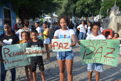 Cuidador de idosos morto com disparo acidental feito por PM é enterrado