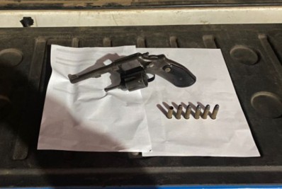 Após troca de tiros com criminosos, PM apreende revólver em Cabo Frio