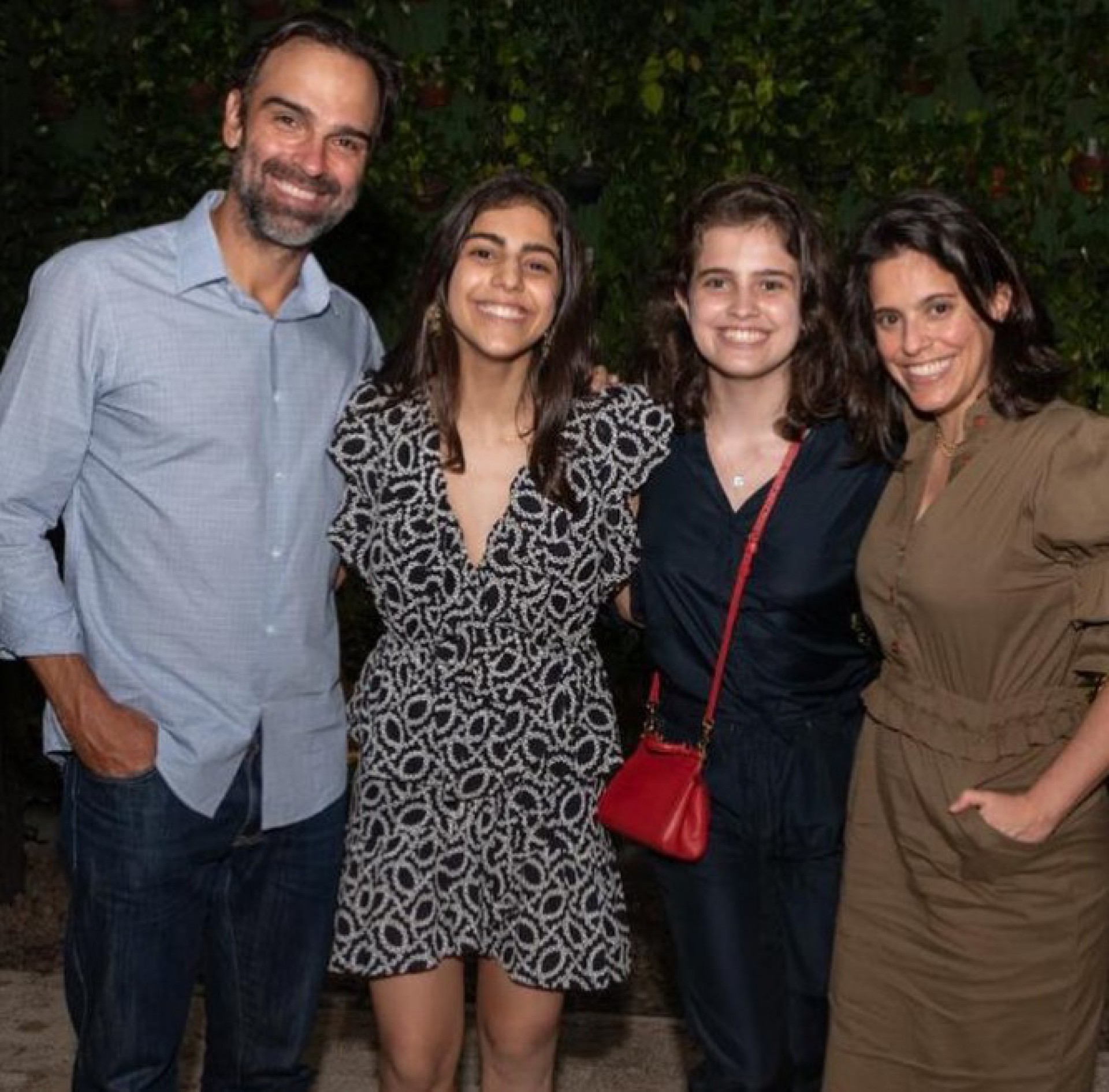 Tadeu Schmidt, esposa e filhas - Reprodução/Instagram
