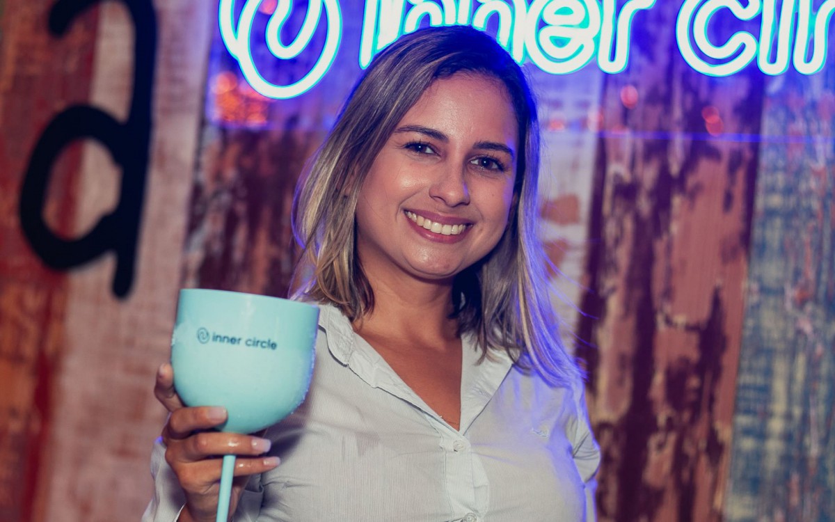Quem n&atilde;o ama drinques feitos na hora, DJs que animam a pista e uma atmosfera de paquera? O Inner Circle prepara todo o campo para voc&ecirc; marcar o gol