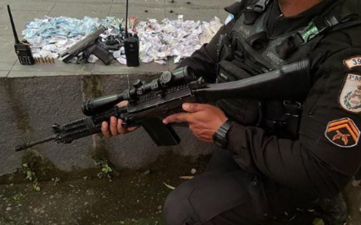 Polícia Militar realiza operação no Complexo Castelar, em Belford Roxo
